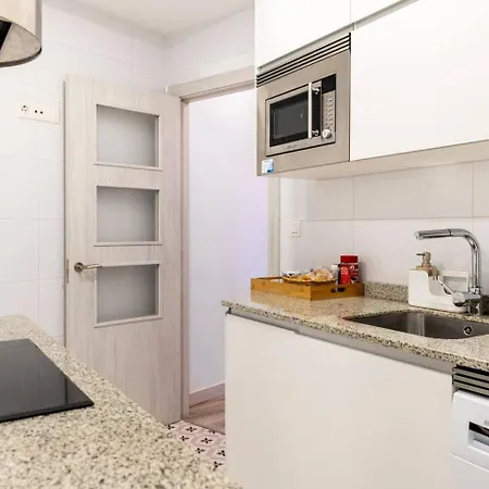 Amplio, Luminoso Y Moderno Cerca Del Casco Viejo アパート *