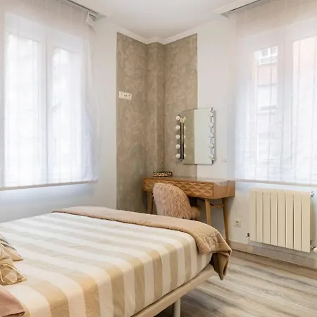 Amplio, Luminoso Y Moderno Cerca Del Casco Viejo Appartement